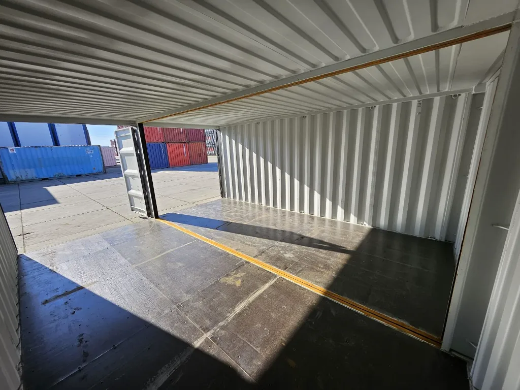 Gekoppelde zeecontainer zwart - 3.webp