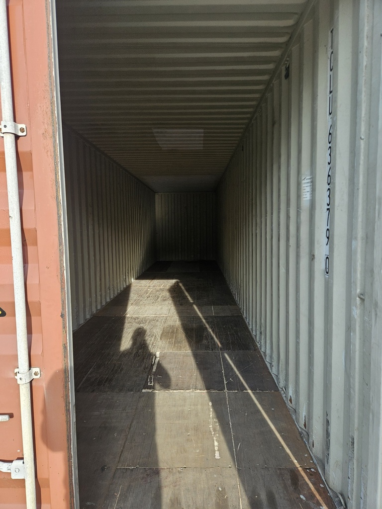 TCLU 636 379 0 - binnenkant.jpg