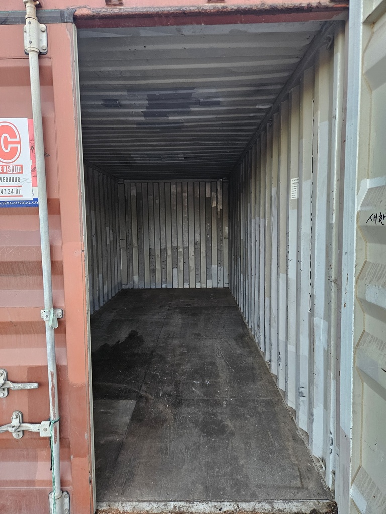 TCLU 232 989 0 - binnenkant.jpg