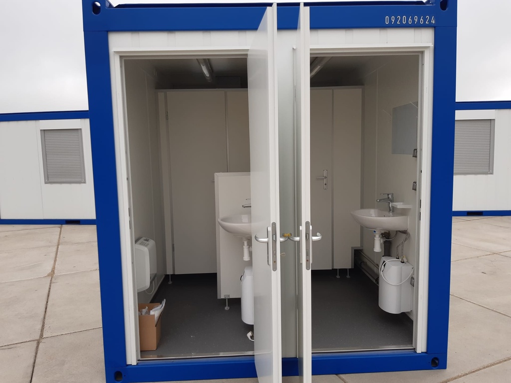 Conteneur sanitaire 3 x 2,4 m